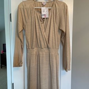 Sm LulaRoe Jody faux- wrap dress in oatmeal.